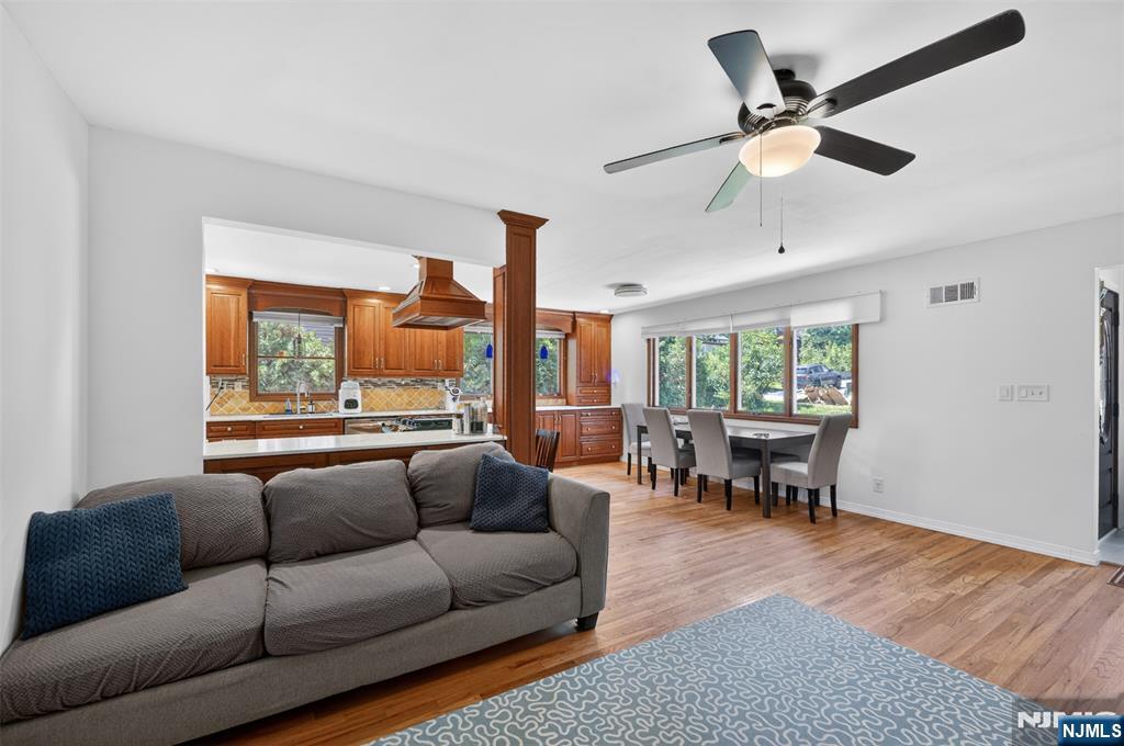 447 Van Dyke Street — photo 7