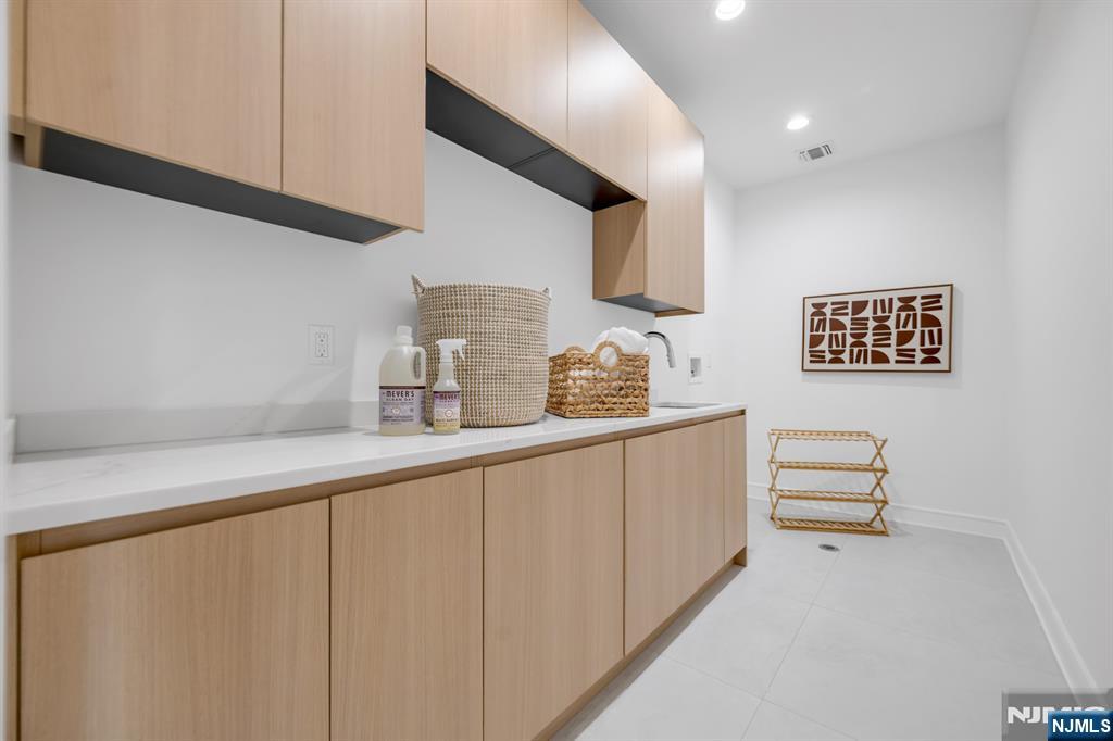 3 Feldman Court — photo 36