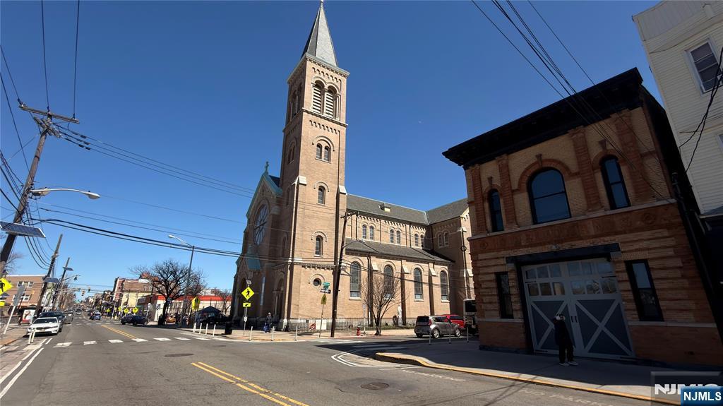 2nd image of 154 Bowers St, Jersey City, NJ 07307