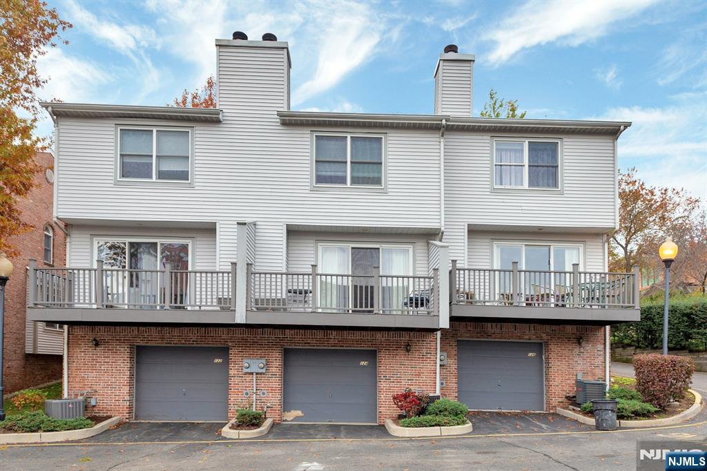 124 Panorama Drive - Photo 1