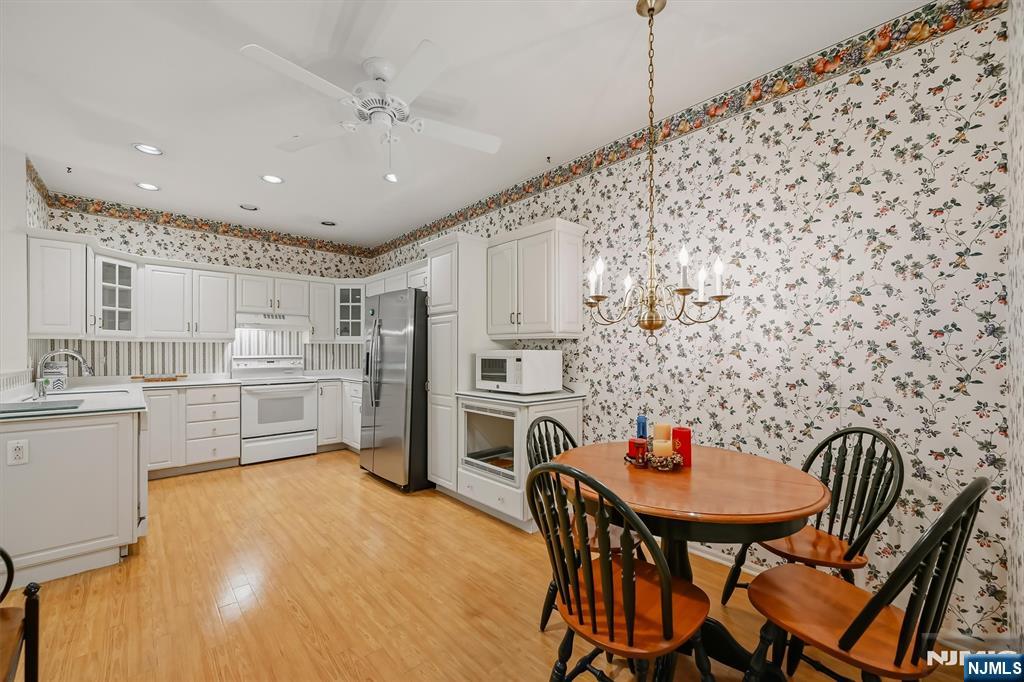 2 Richmond Road 302 - Photo 5