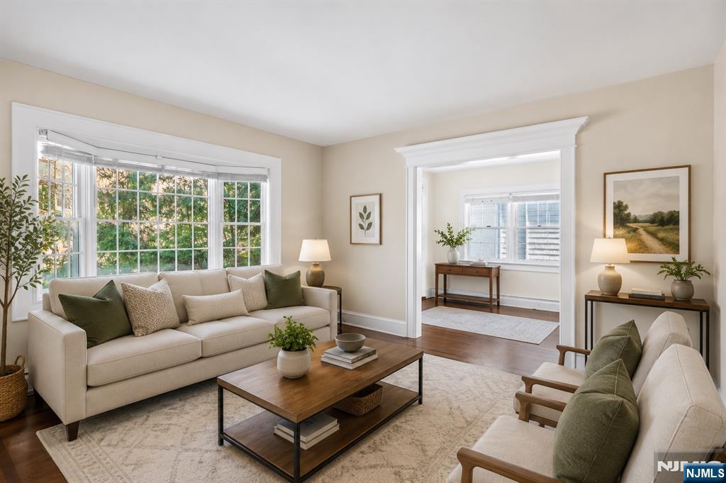 66 Crescent Avenue - Photo 2