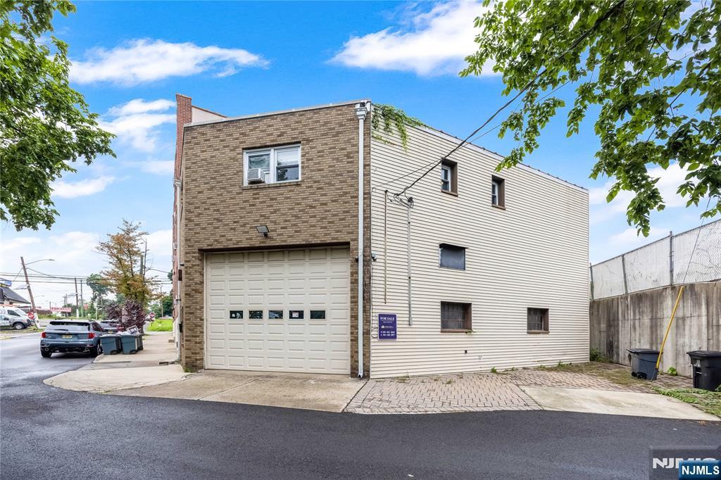 203 E Ruby Avenue B - Photo 3