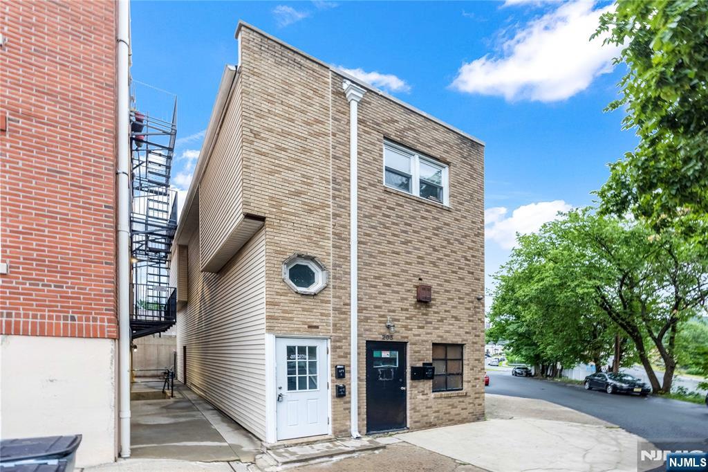 203 E Ruby Avenue B - Photo 4