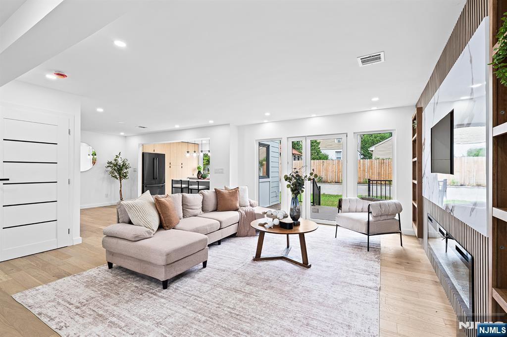 110 Maple Street - Photo 4