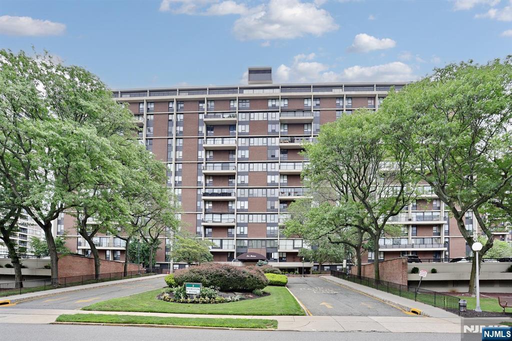2 Horizon Rd #1414, Fort Lee, NJ 07024