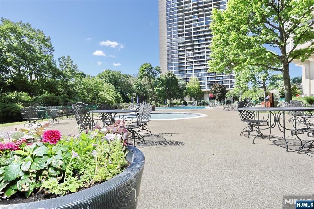 2 Horizon Rd #1414, Fort Lee, NJ 07024