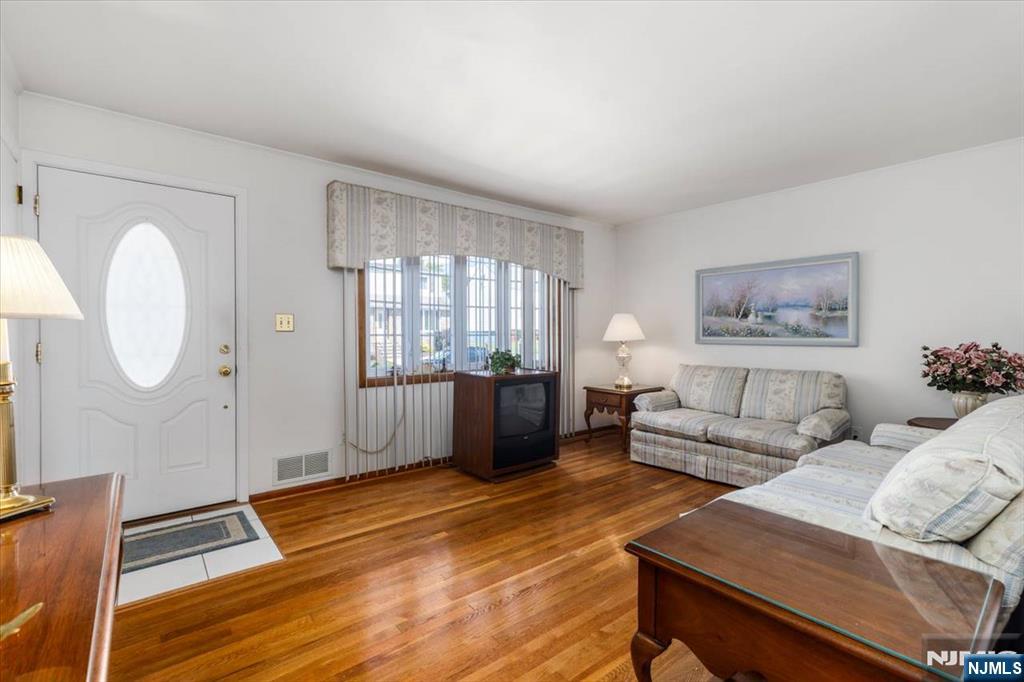 352 Wilson Avenue - Photo 4