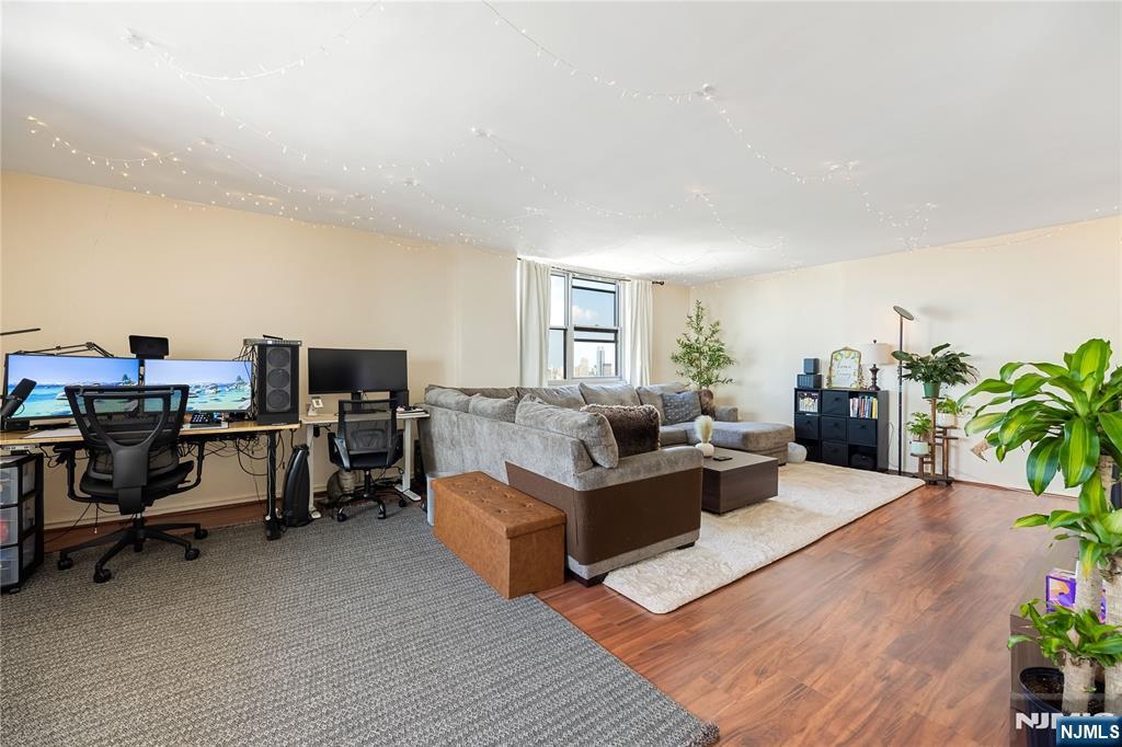 6040 Boulevard East 30B - Photo 4