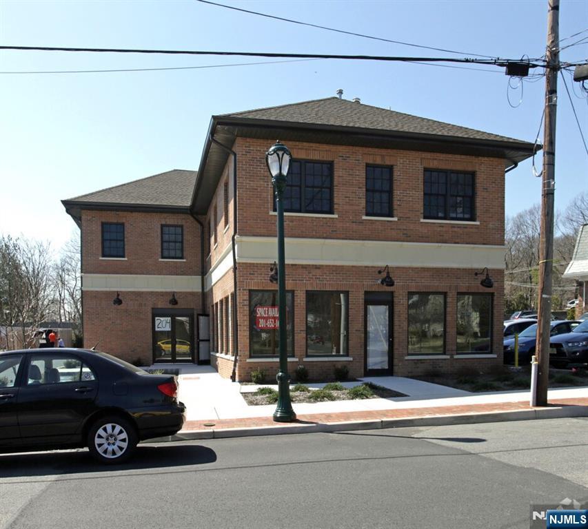 204 Warren Avenue - Photo 1