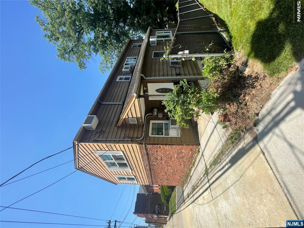 Photo 1 of Single family home for sale at 850 Palisade Ave, Teaneck, NJ 07666 | MLS# 26024835 | Listing updated on 2026-09-14