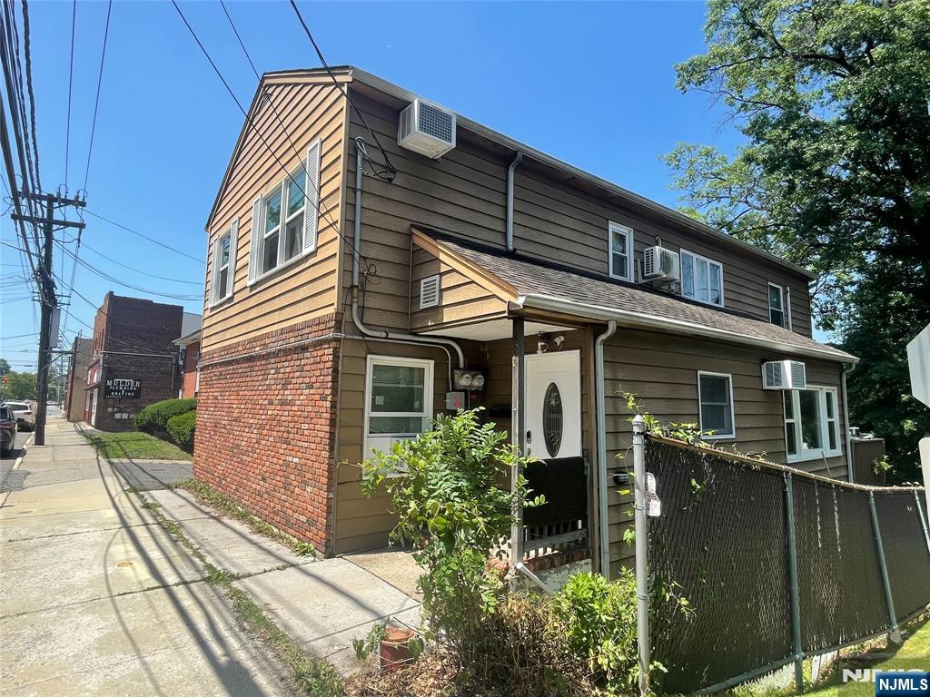 Photo 2 of Single family home for sale at 850 Palisade Ave, Teaneck, NJ 07666 | MLS# 26024835 | Listing updated on 2026-09-14
