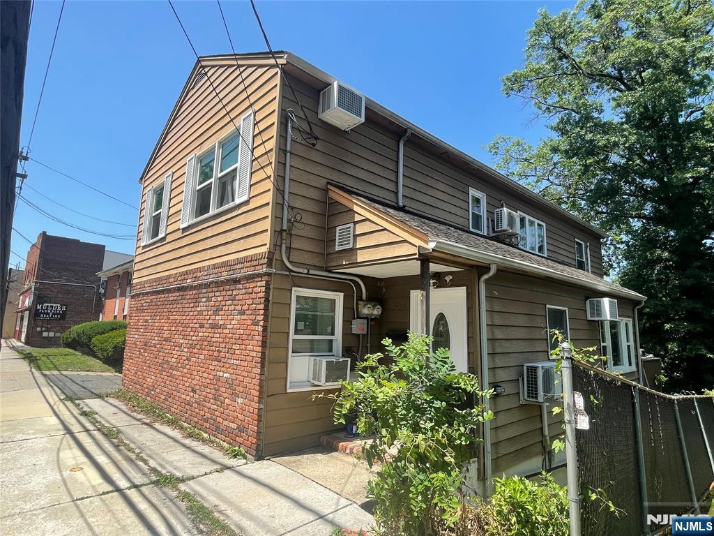 Photo 3 of Single family home for sale at 850 Palisade Ave, Teaneck, NJ 07666 | MLS# 26024835 | Listing updated on 2026-09-14