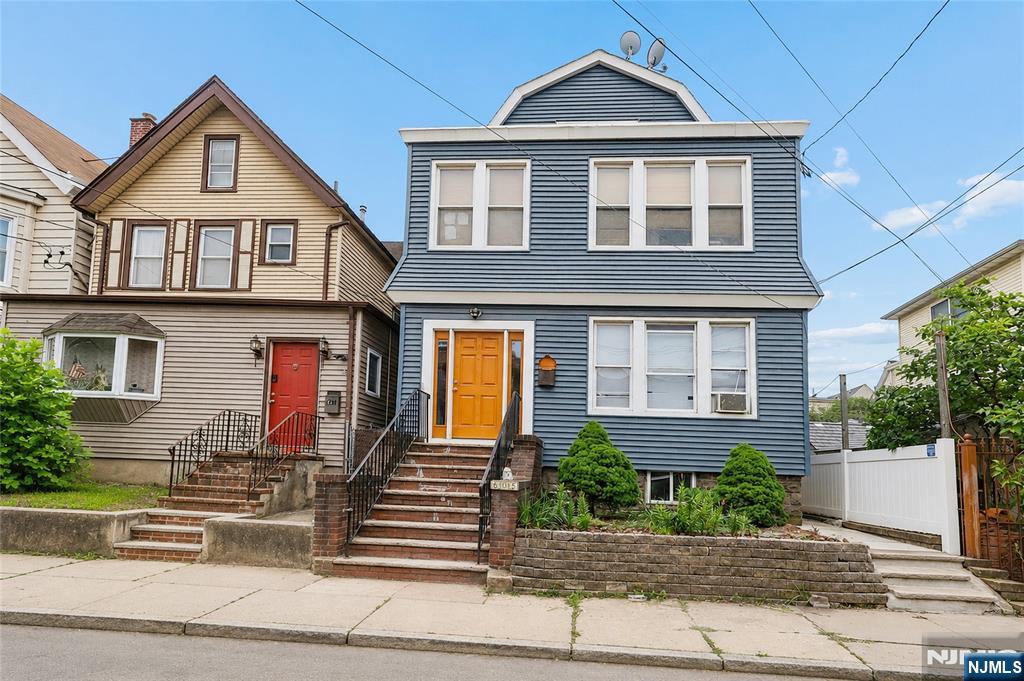 605 Central Avenue - Photo 1