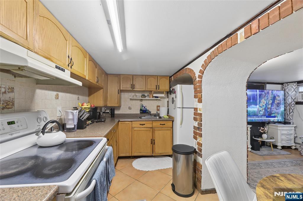 605 Central Avenue — photo 30