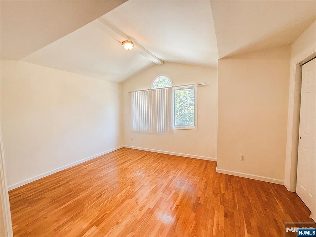 209 5th #B, Palisades Park, NJ 07650