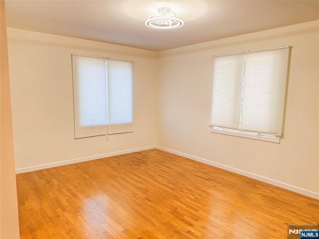 209 5th #B, Palisades Park, NJ 07650