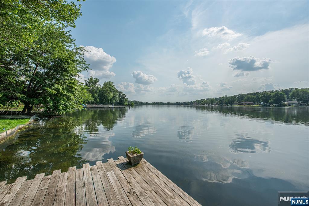 77 E Lake Drive - Photo 2