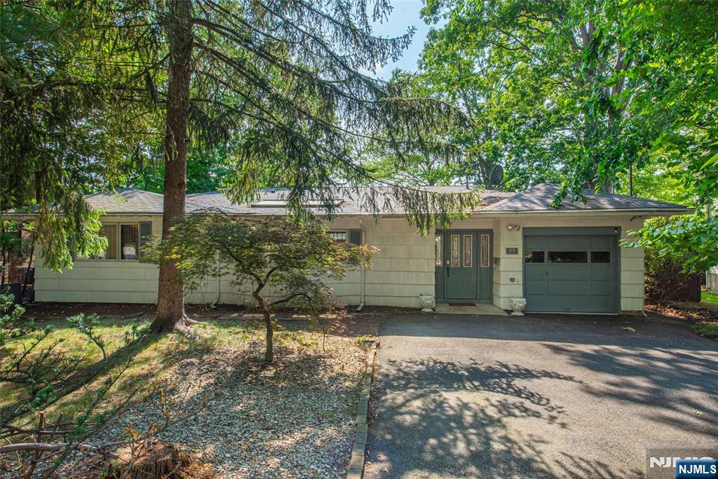 77 E Lake Drive - Photo 3