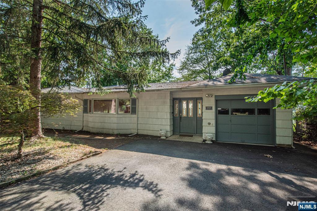 77 E Lake Drive - Photo 5