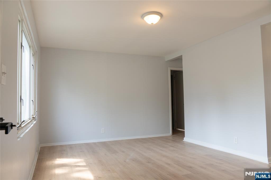 4th image of 25 Lakeview Dr, Emerson, NJ 07630 | MLS# 26024855