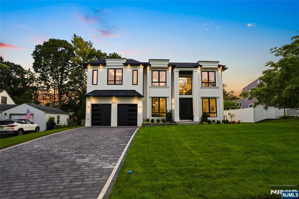 244 Washington Pl, Paramus, NJ 07652