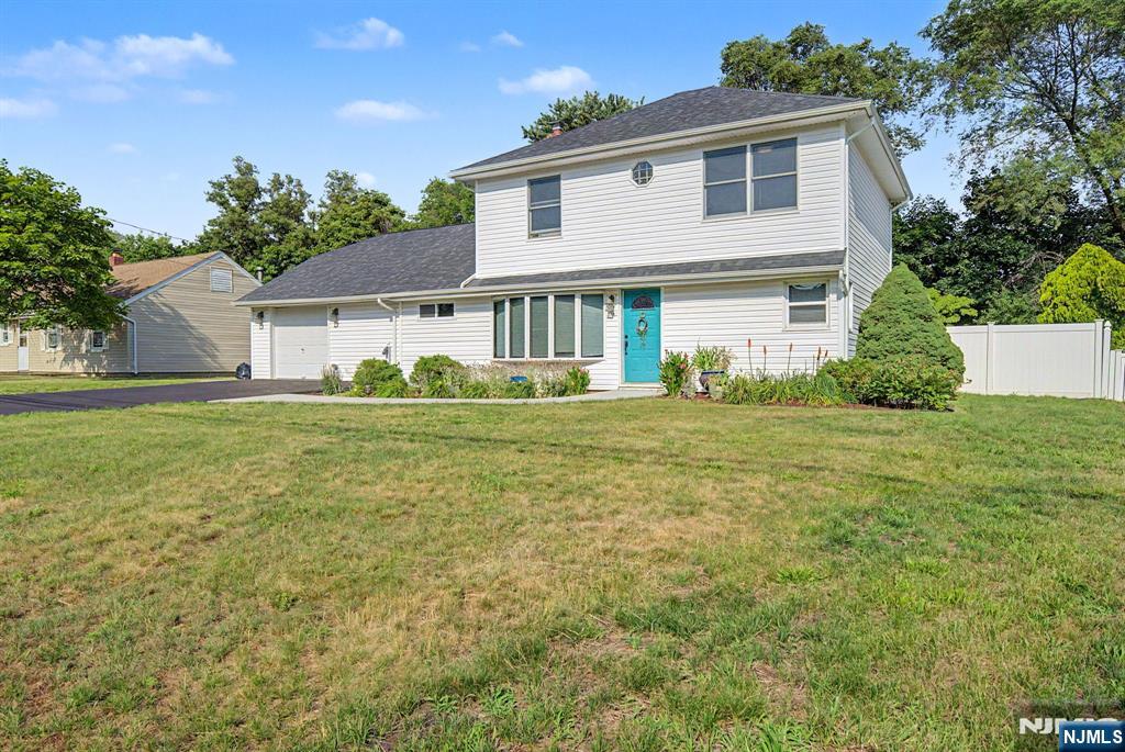 45 Leonard Terrace - Photo 2