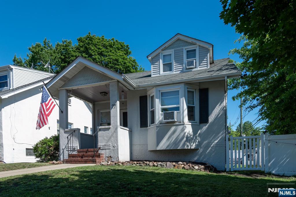77 E Clinton Ave, Bergenfield, NJ 07621