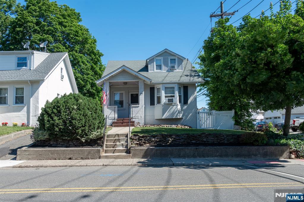 77 E Clinton Ave, Bergenfield, NJ 07621