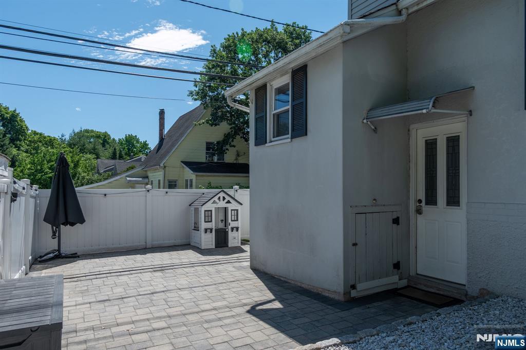 77 E Clinton Ave, Bergenfield, NJ 07621
