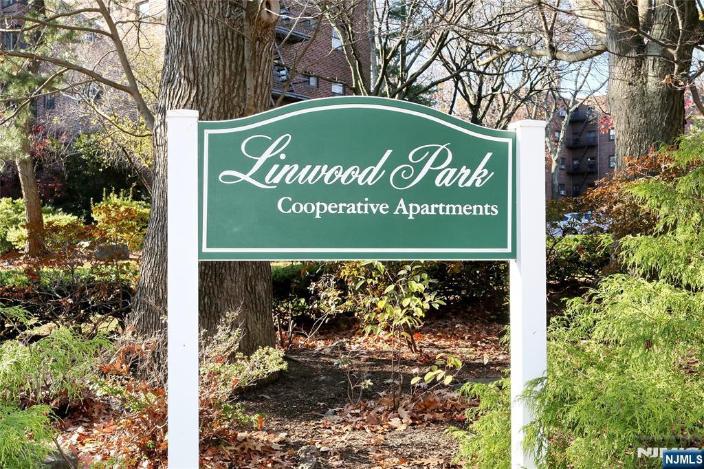 420 Park Pl #1H, Fort Lee, NJ 07024