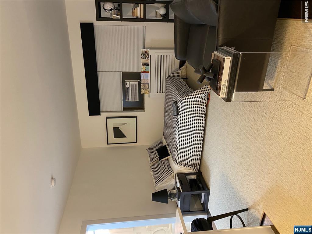 420 Park Place 1H - Photo 5