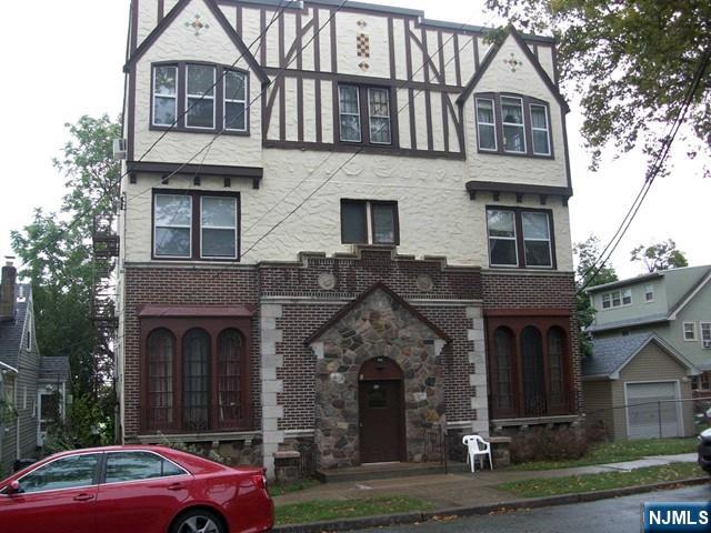 10 Hasbrouck - Photo 1
