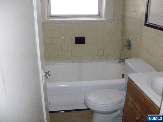 10 Hasbrouck - Photo 2