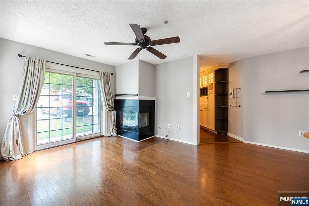 1123 Hyde Park Court 1123 - Photo 4