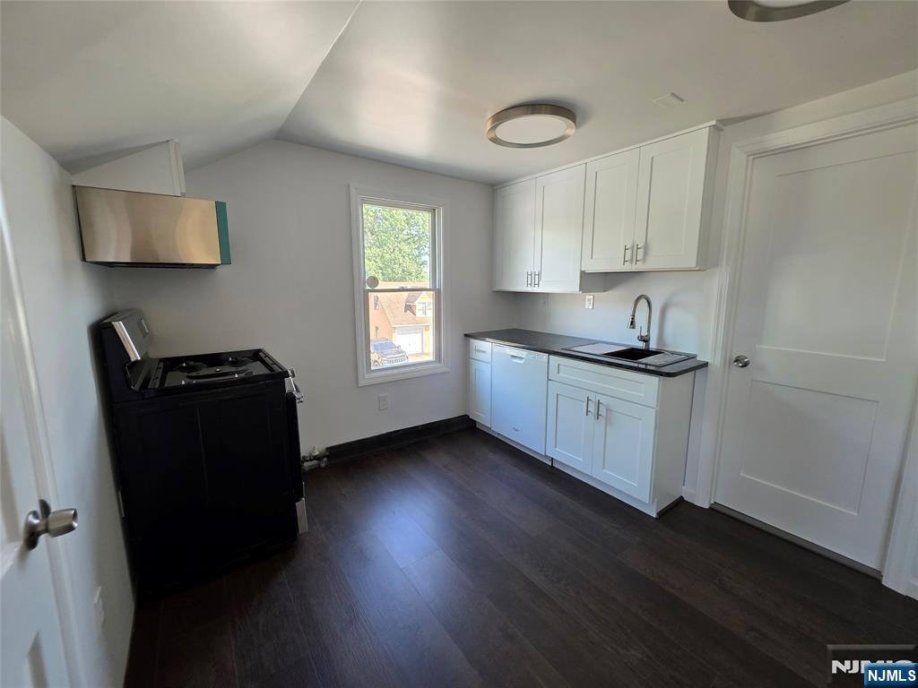 71 Orchard Place 2 - Photo 3