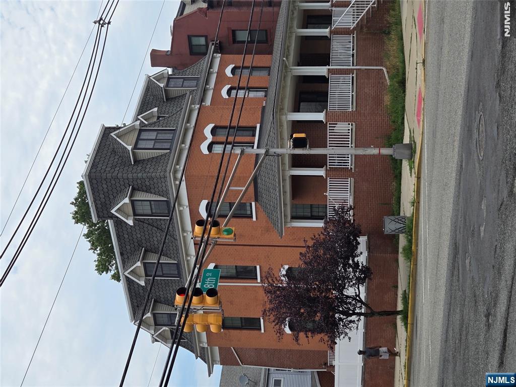 105 8th Street - Photo 1