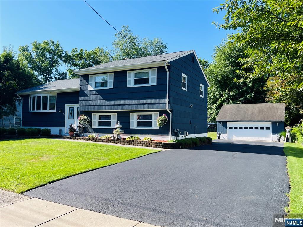 685 Lafayette Avenue - Photo 3