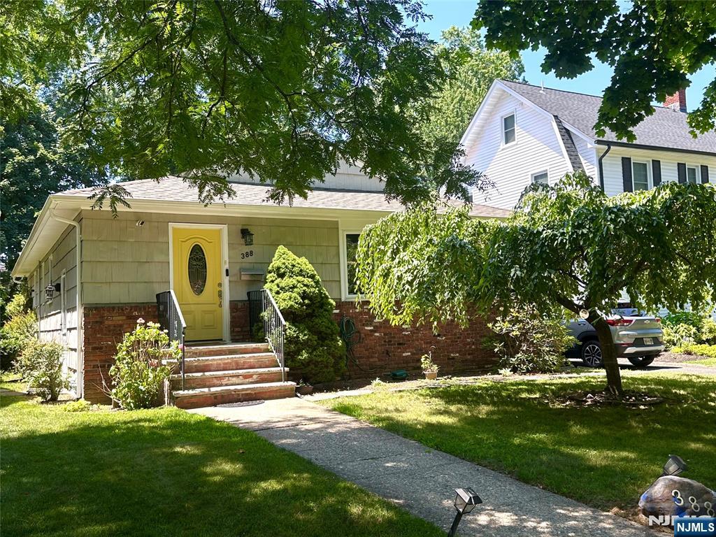 388 Irving - Photo 1
