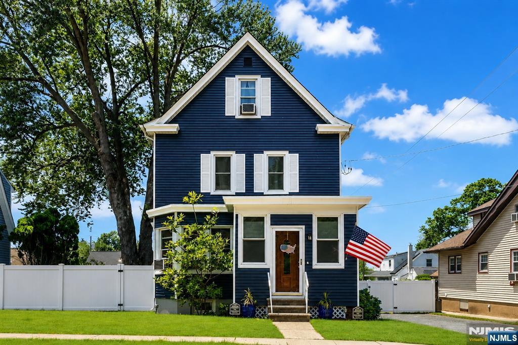 Homes for sale in Elmwood Park, NJ | 82 Elizabeth Ave, Elmwood Park, NJ 07407 | MLS# 26024948