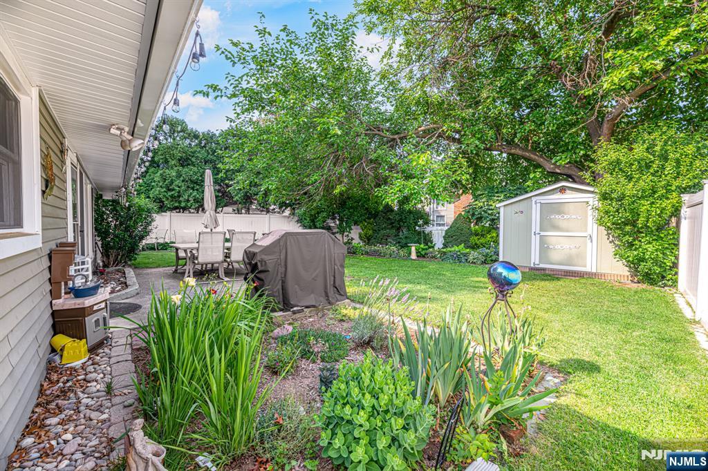 57 Meakin Ave, Rochelle Park, NJ 07662