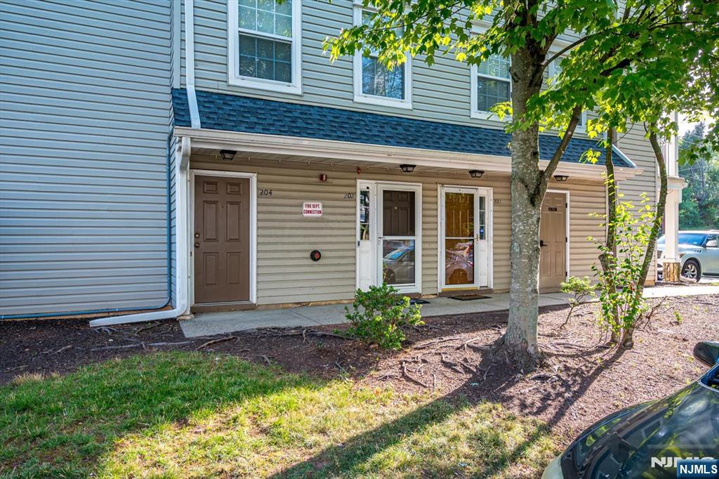 202 Prestwick Way 202 - Photo 1