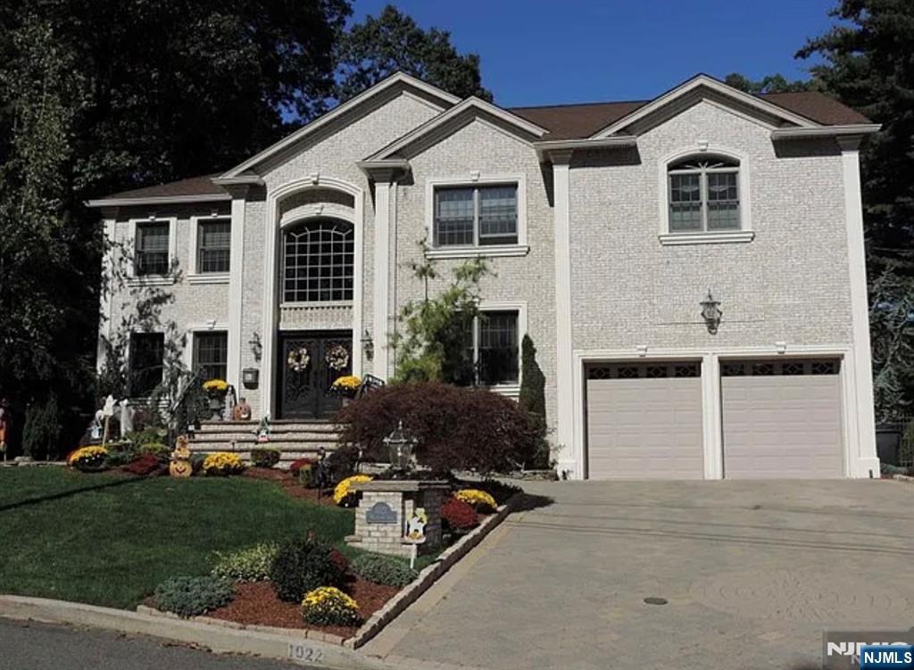 1022 Woodland Avenue - Photo 1