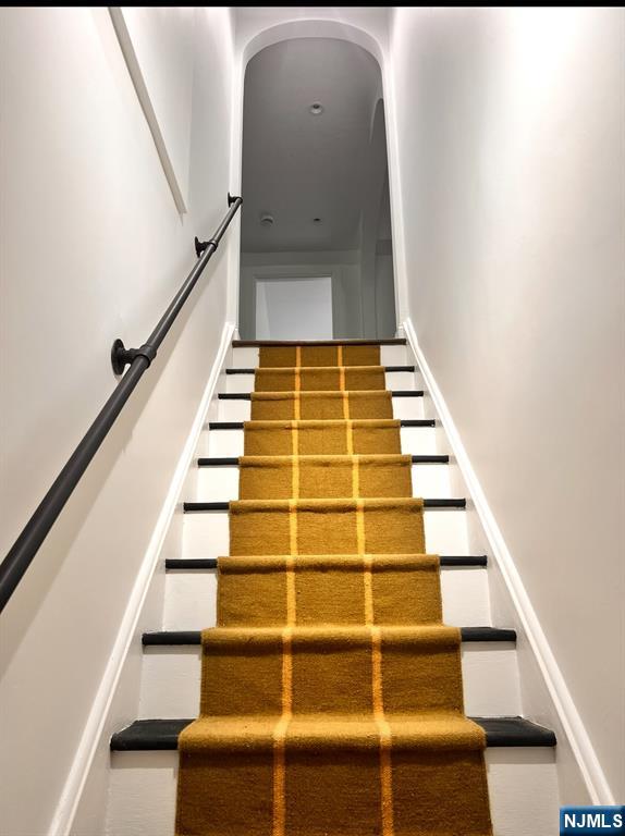83 Rollins Avenue 2 - Photo 2