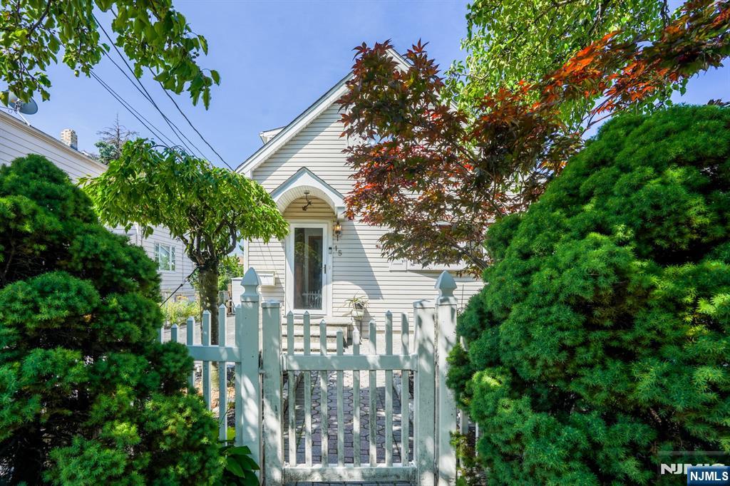 13 Chestnut Street - Photo 2