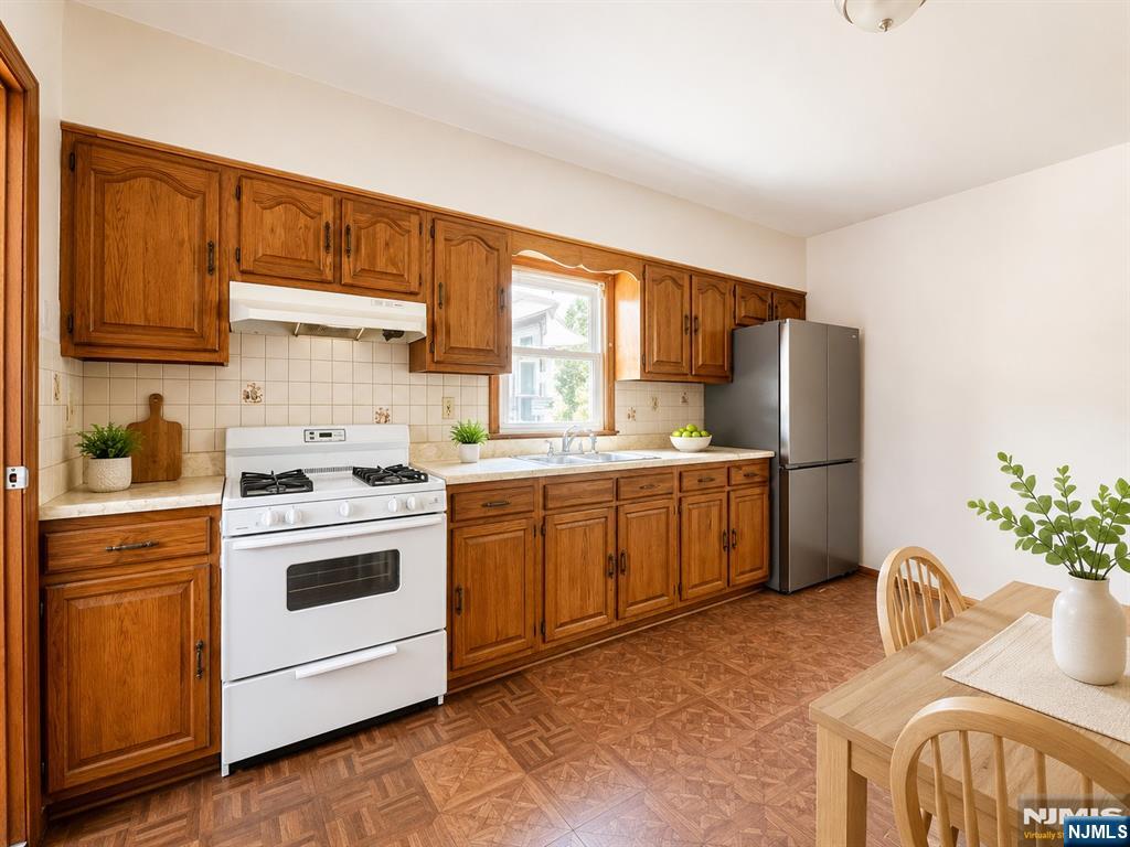 422 John Street 3 - Photo 4