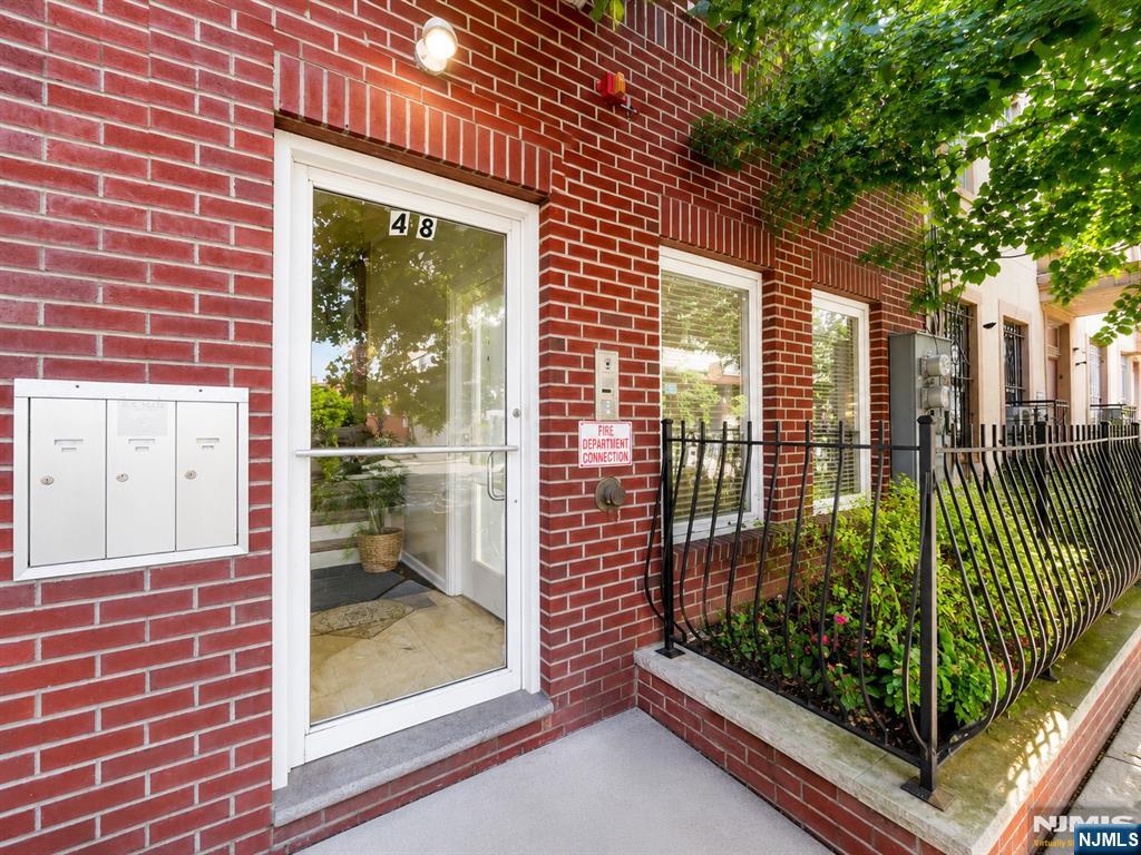 48 Union Street - Photo 2