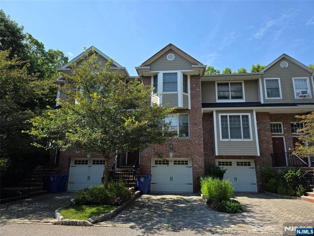 4 James Lane - Photo 1