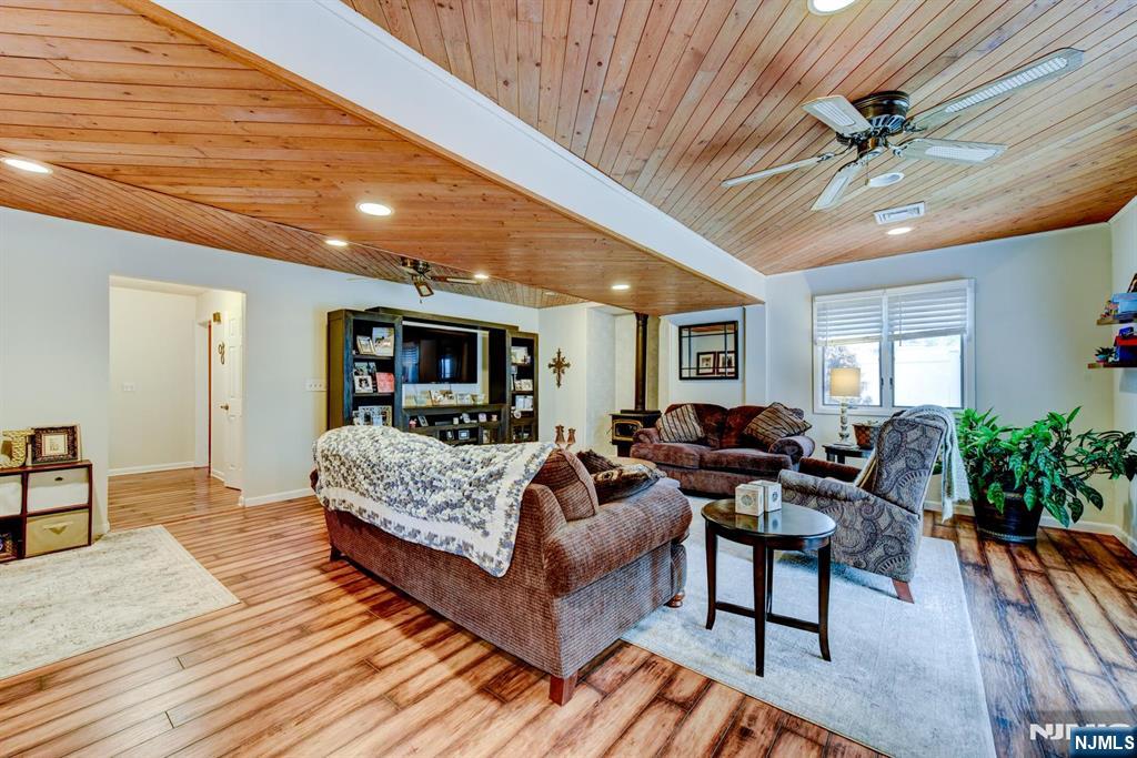 52 Ashburn Road — photo 13