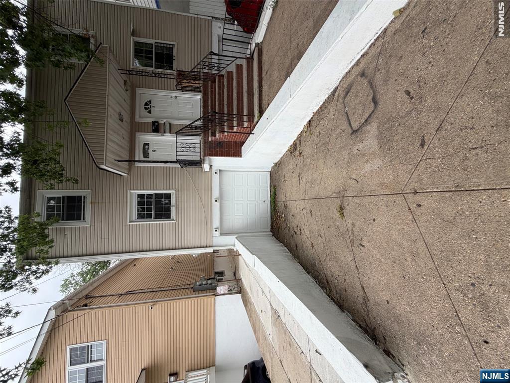 9 Evergreen Avenue 9 - Photo 1